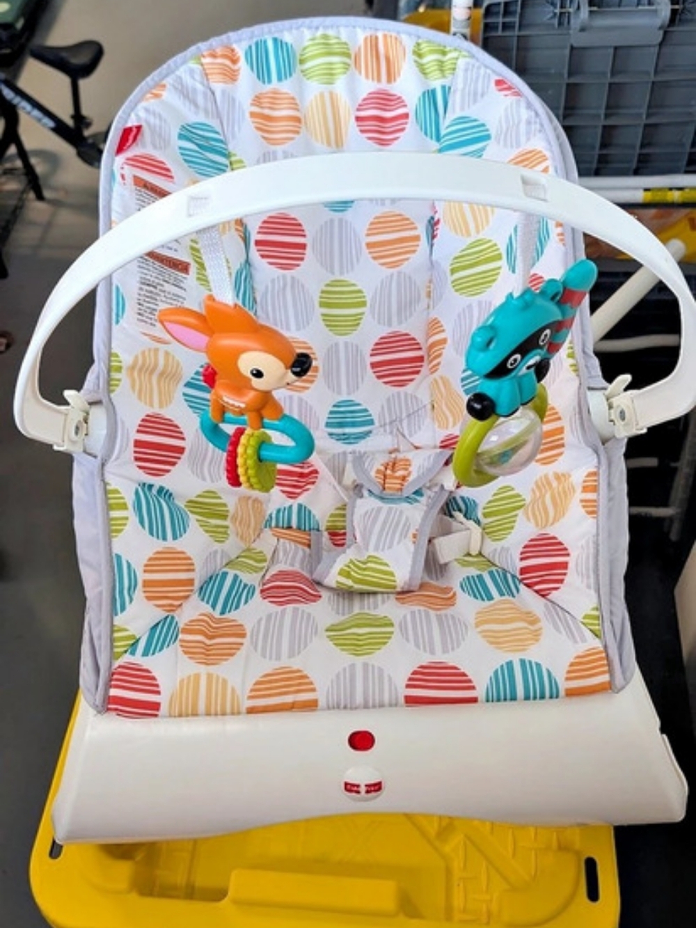 Fisher-Price Comfort Curve Bouncer Seat with Toy Bar
